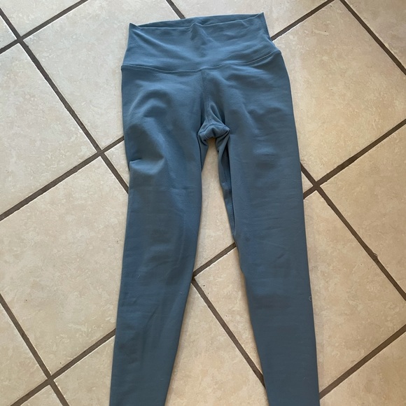 Alo leggings - Picture 2 of 4